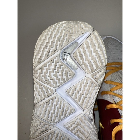 Nike ID 3 Kyrie Azurie Elizabeth Women Red Gold White Basketball Shoes Size 9.5 - Picture 8 of 16